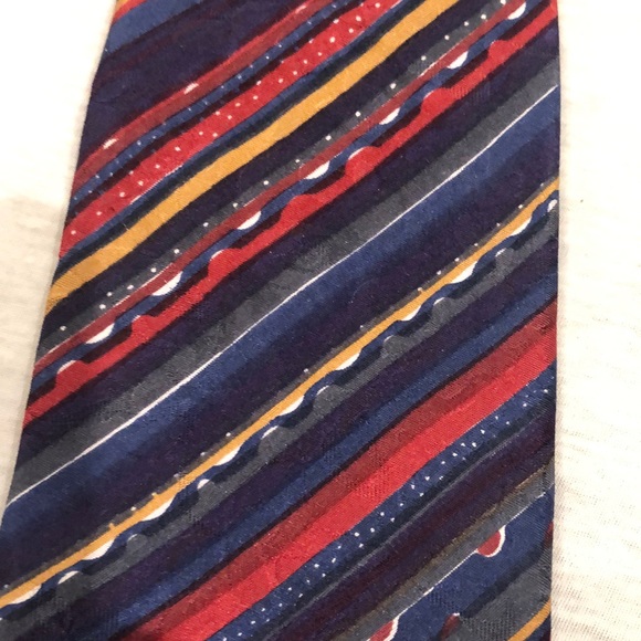 Tie - Picture 2 of 5